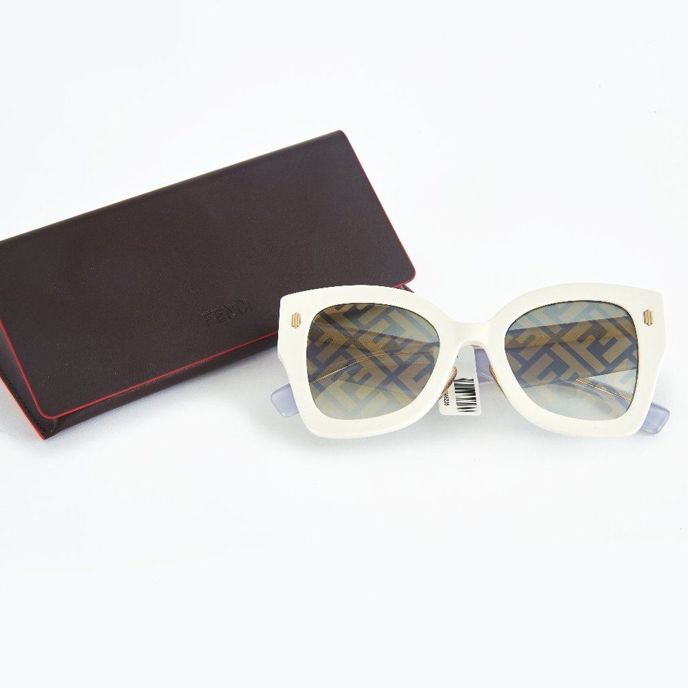 New Fendi logo Oversized Sunglasses White and Gold, Roma
